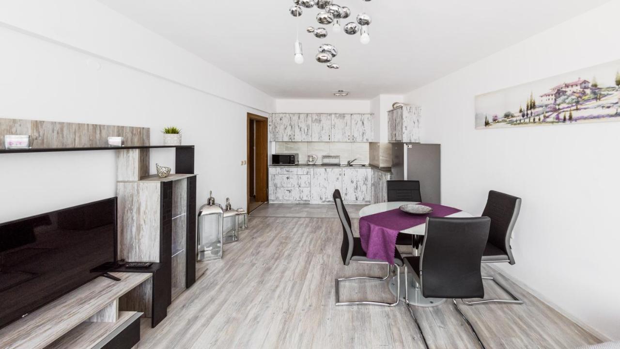 Next To Gondola. Cosy & Elegant 2 Bedroom Apartment In Neon Complex บันสโก ภายนอก รูปภาพ